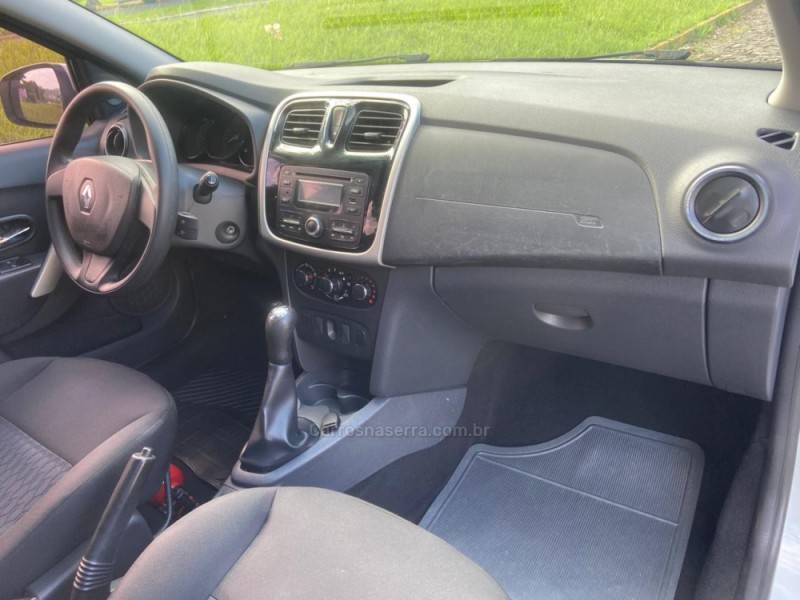 RENAULT - SANDERO - 2015/2016 - Branca - R$ 42.900,00