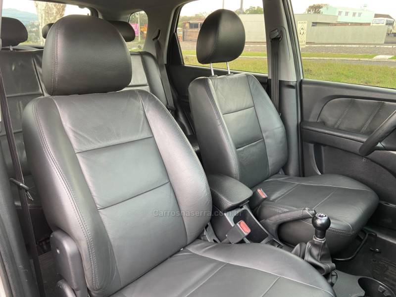 KIA MOTORS - SPORTAGE - 2008/2008 - Prata - R$ 37.900,00