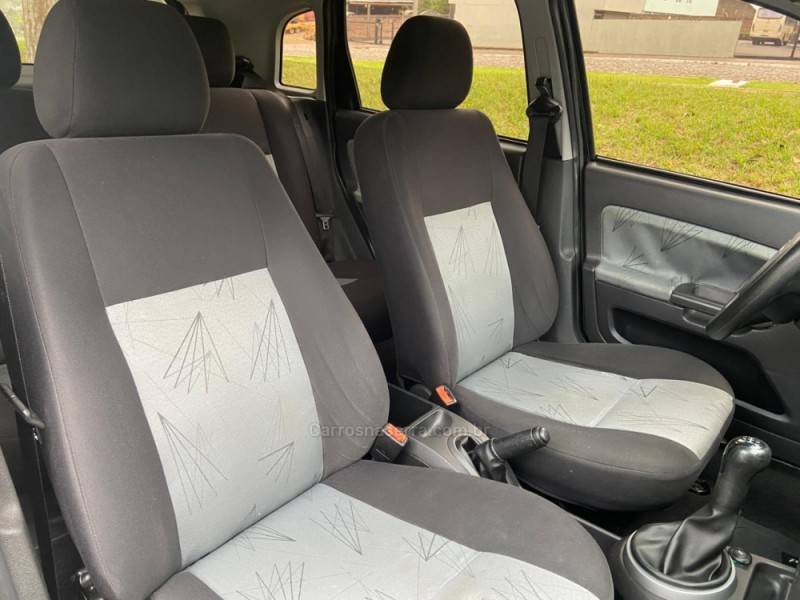 FORD - FIESTA - 2008/2008 - Preta - R$ 25.900,00