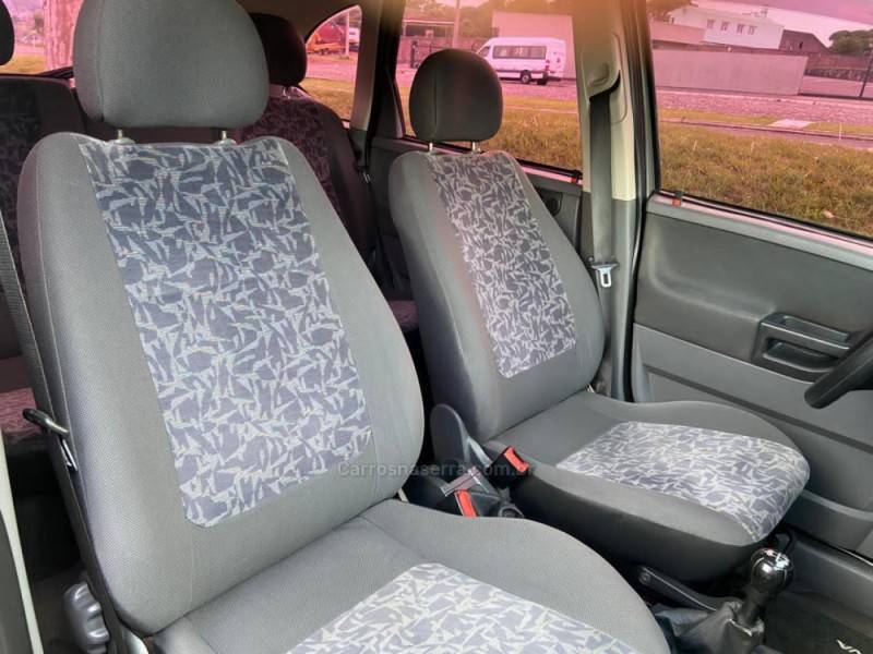 CHEVROLET - MERIVA - 2004/2004 - Cinza - R$ 24.900,00