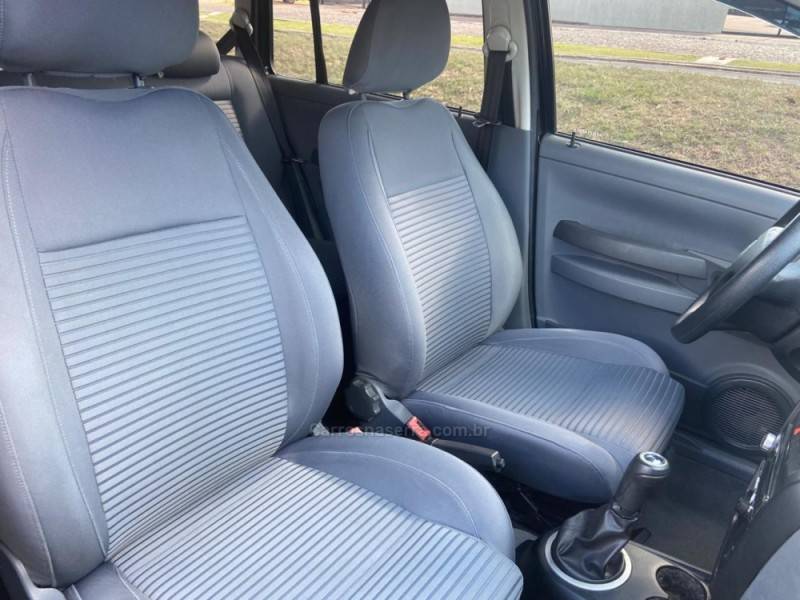 VOLKSWAGEN - SPACEFOX - 2006/2007 - Preta - R$ 29.900,00