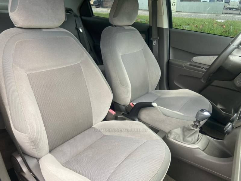 CHEVROLET - COBALT - 2013/2013 - Preta - R$ 43.900,00