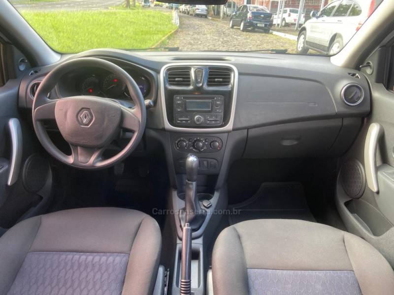 RENAULT - SANDERO - 2015/2016 - Branca - R$ 42.900,00