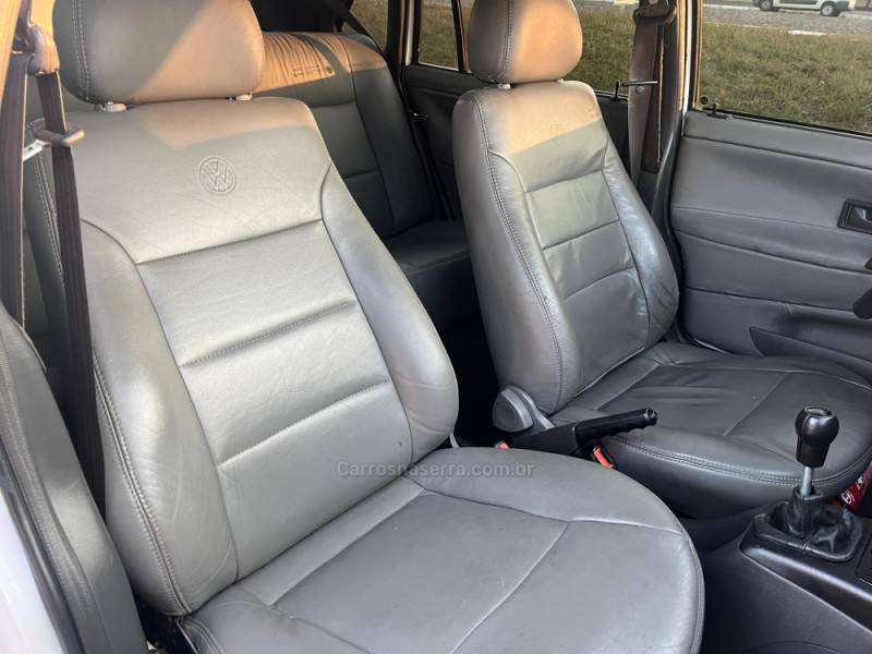 VOLKSWAGEN - SANTANA - 1998/1999 - Branca - R$ 22.900,00