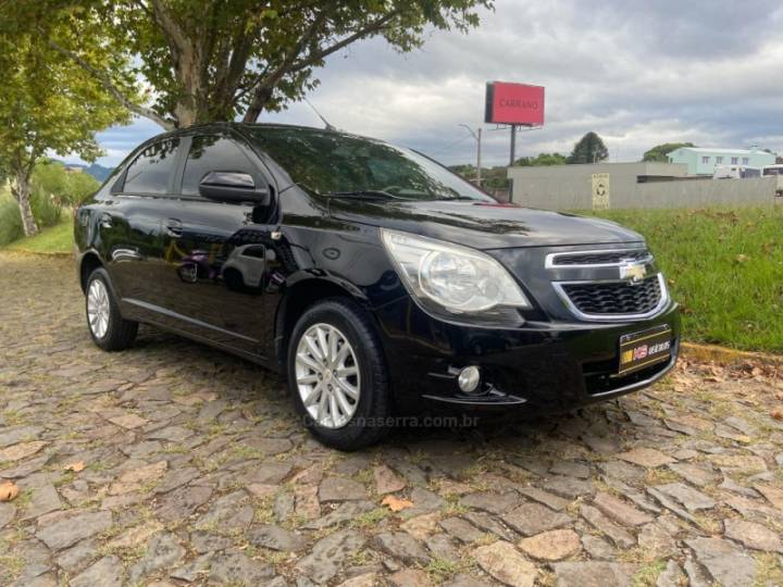 CHEVROLET - COBALT - 2013/2013 - Preta - R$ 43.900,00