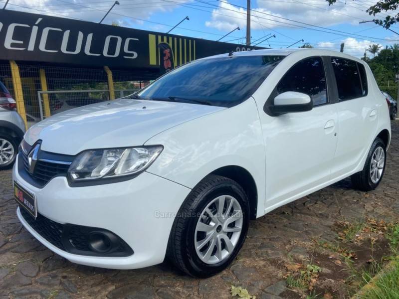 RENAULT - SANDERO - 2015/2016 - Branca - R$ 42.900,00