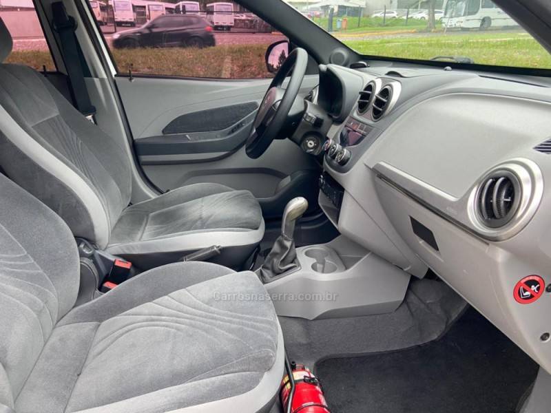 CHEVROLET - AGILE - 2011/2012 - Branca - R$ 38.900,00