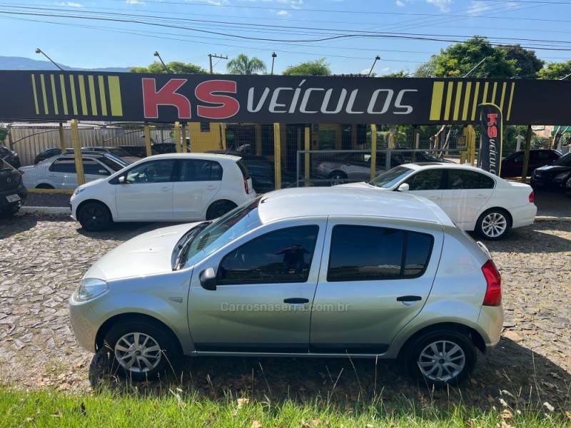 RENAULT - SANDERO - 2009/2010 - Prata - R$ 28.900,00