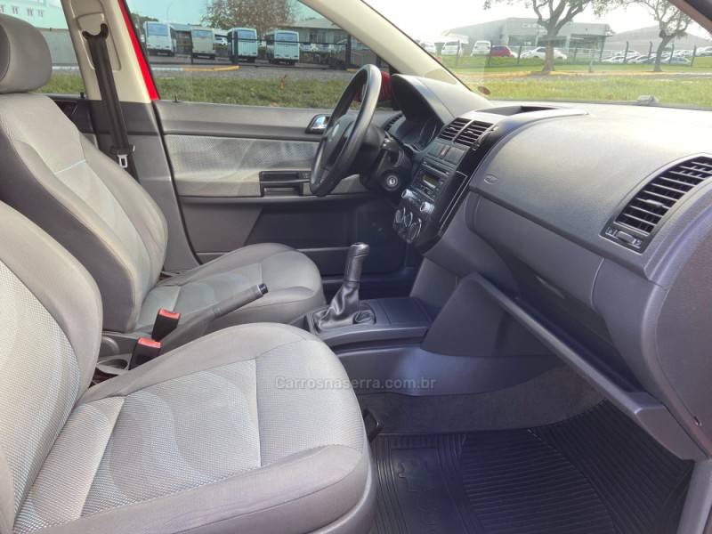 VOLKSWAGEN - POLO - 2011/2012 - Vermelha - R$ 44.900,00