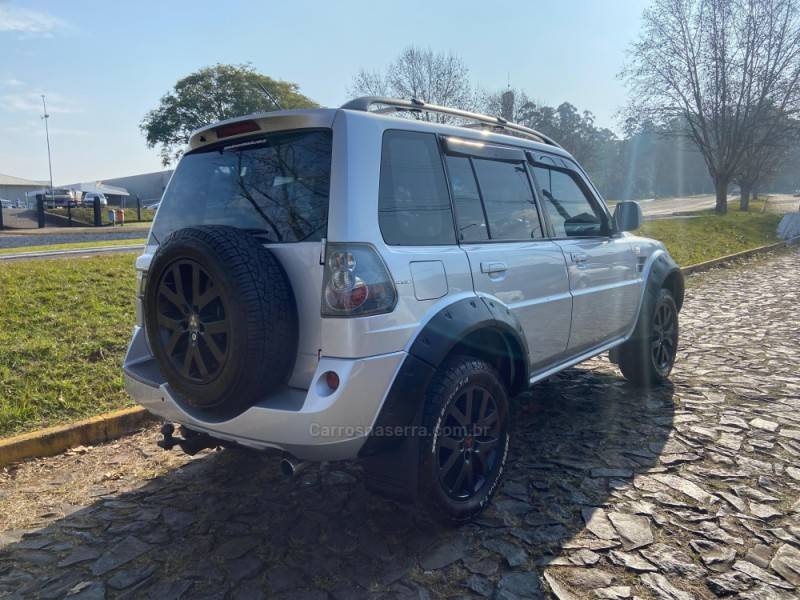 MITSUBISHI - PAJERO TR4 - 2010/2010 - Prata - R$ 63.900,00