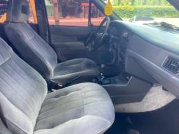 VOLKSWAGEN - QUANTUM - 1994/1995 - Vermelha - R$ 21.900,00