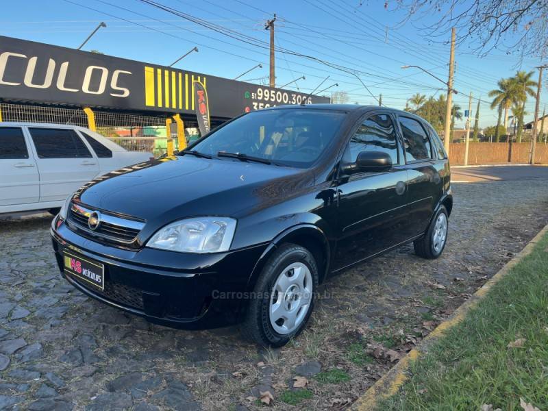 CHEVROLET - CORSA - 2011/2012 - Preta - R$ 35.900,00