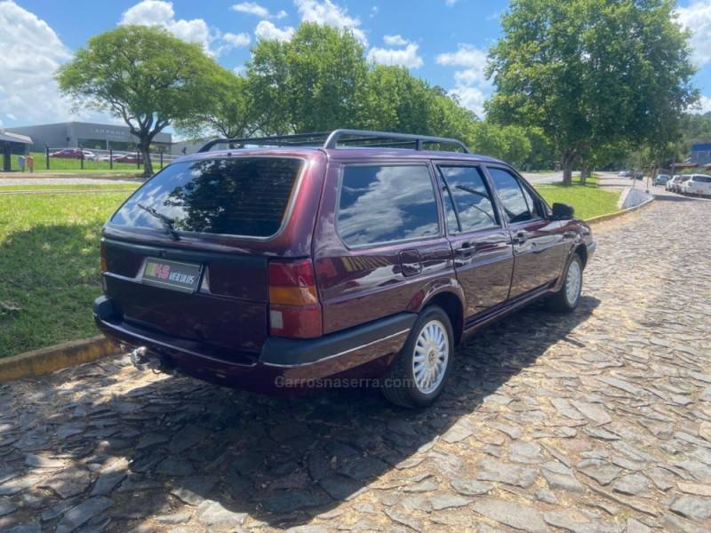 VOLKSWAGEN - QUANTUM - 1994/1995 - Vermelha - R$ 21.900,00