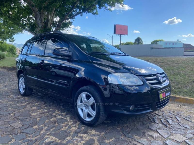 VOLKSWAGEN - SPACEFOX - 2006/2007 - Preta - R$ 29.900,00