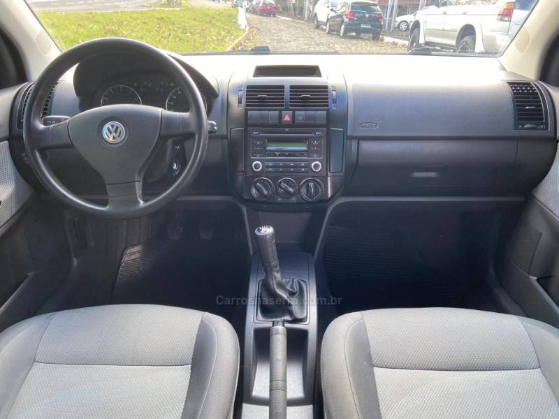 VOLKSWAGEN - POLO - 2011/2012 - Vermelha - R$ 44.900,00