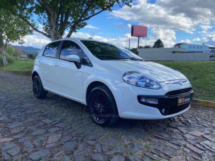 FIAT - PUNTO - 2014/2015 - Branca - R$ 48.900,00