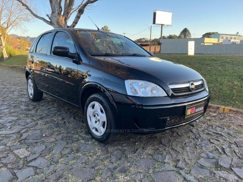 CHEVROLET - CORSA - 2011/2012 - Preta - R$ 35.900,00