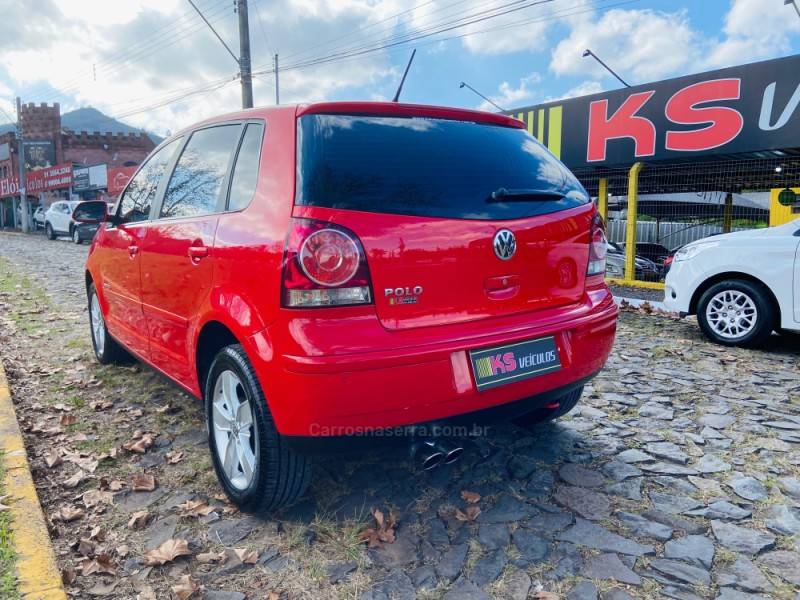 VOLKSWAGEN - POLO - 2011/2012 - Vermelha - R$ 44.900,00