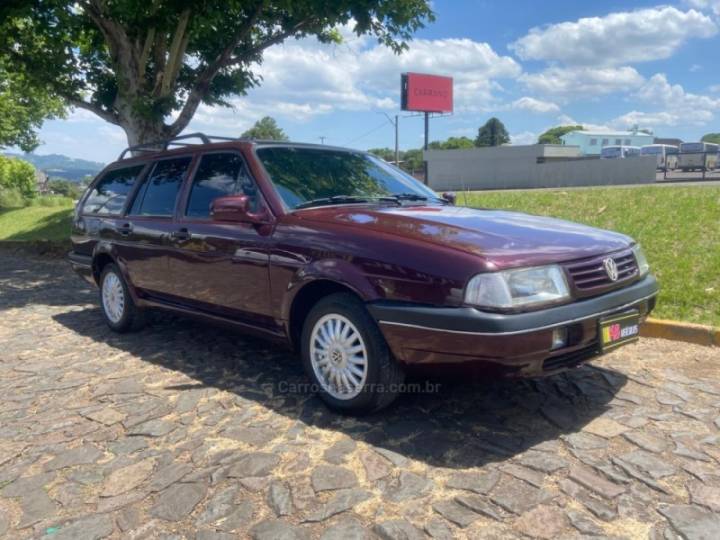 VOLKSWAGEN - QUANTUM - 1994/1995 - Vermelha - R$ 21.900,00