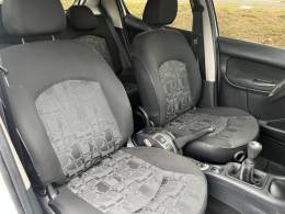 PEUGEOT - 207 - 2009/2010 - Branca - R$ 23.900,00
