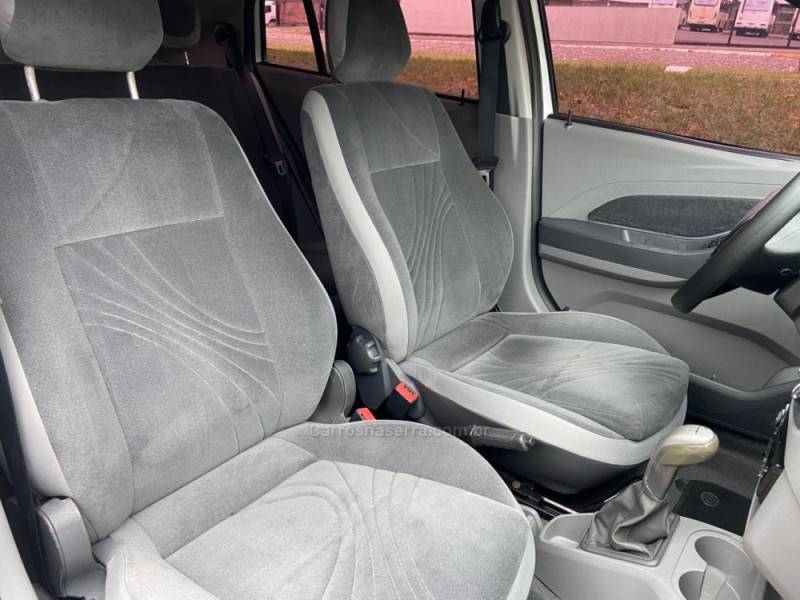 CHEVROLET - AGILE - 2011/2012 - Branca - R$ 38.900,00