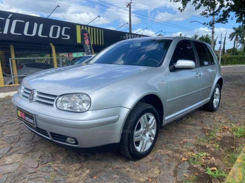 VOLKSWAGEN - GOLF - 2001/2002 - Prata - R$ 29.900,00