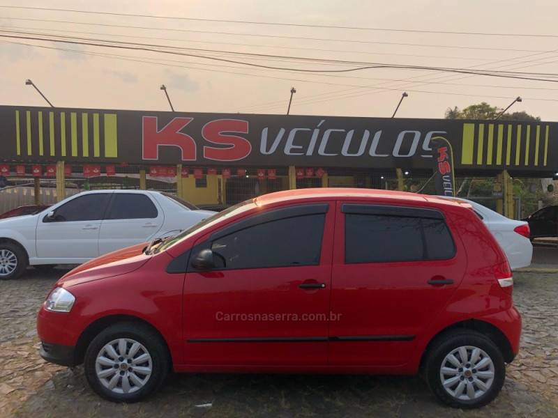 VOLKSWAGEN - FOX - 2009/2009 - Vermelha - R$ 27.900,00