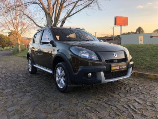 RENAULT - SANDERO - 2013/2013 - Verde - R$ 41.900,00