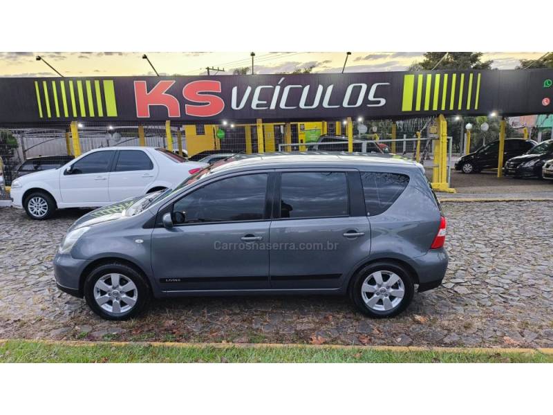 NISSAN - LIVINA - 2009/2010 - Cinza - R$ 36.900,00