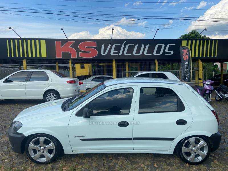 CHEVROLET - CELTA - 2007/2007 - Branca - R$ 21.900,00