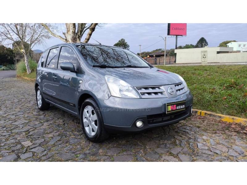 NISSAN - LIVINA - 2009/2010 - Cinza - R$ 36.900,00