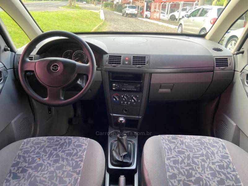 CHEVROLET - MERIVA - 2004/2004 - Cinza - R$ 24.900,00