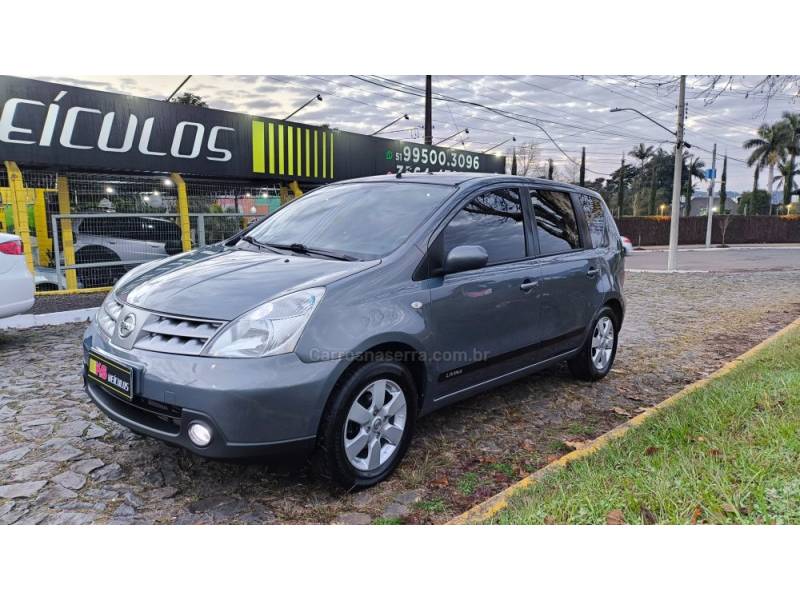 NISSAN - LIVINA - 2009/2010 - Cinza - R$ 36.900,00