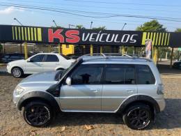 MITSUBISHI - PAJERO TR4 - 2010/2010 - Prata - R$ 63.900,00