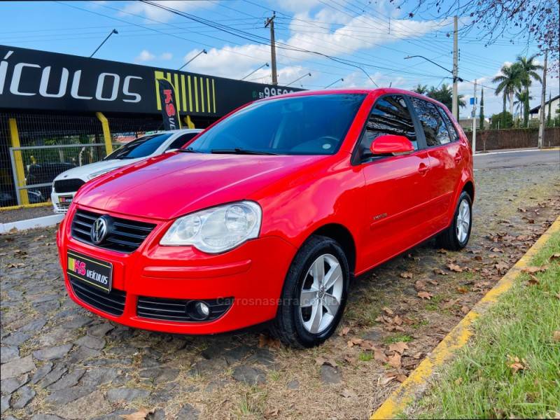 VOLKSWAGEN - POLO - 2011/2012 - Vermelha - R$ 44.900,00