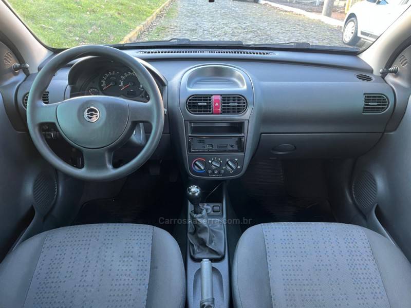 CHEVROLET - CORSA - 2011/2012 - Preta - R$ 35.900,00