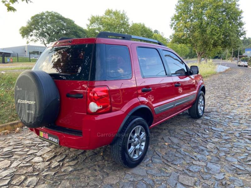 FORD - ECOSPORT - 2011/2012 - Vermelha - R$ 45.900,00